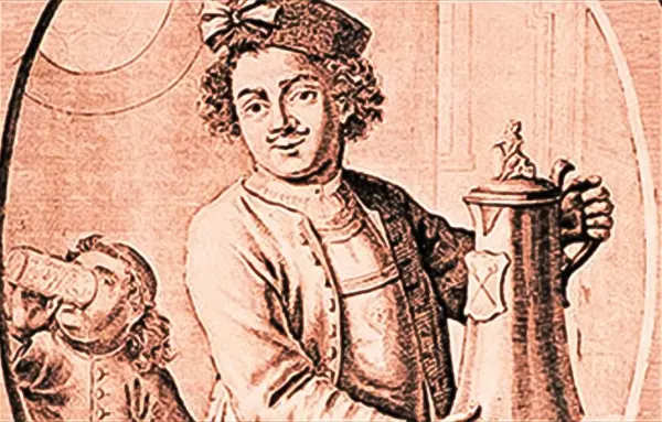 Eine historisch gekleidete Person hält eine große Kanne im barocken Stil.